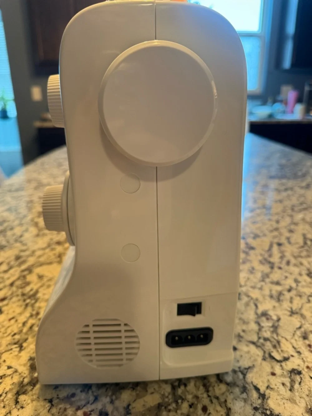 Singer Esteem II (model 2273) sewing machine - Picture 4 of 7